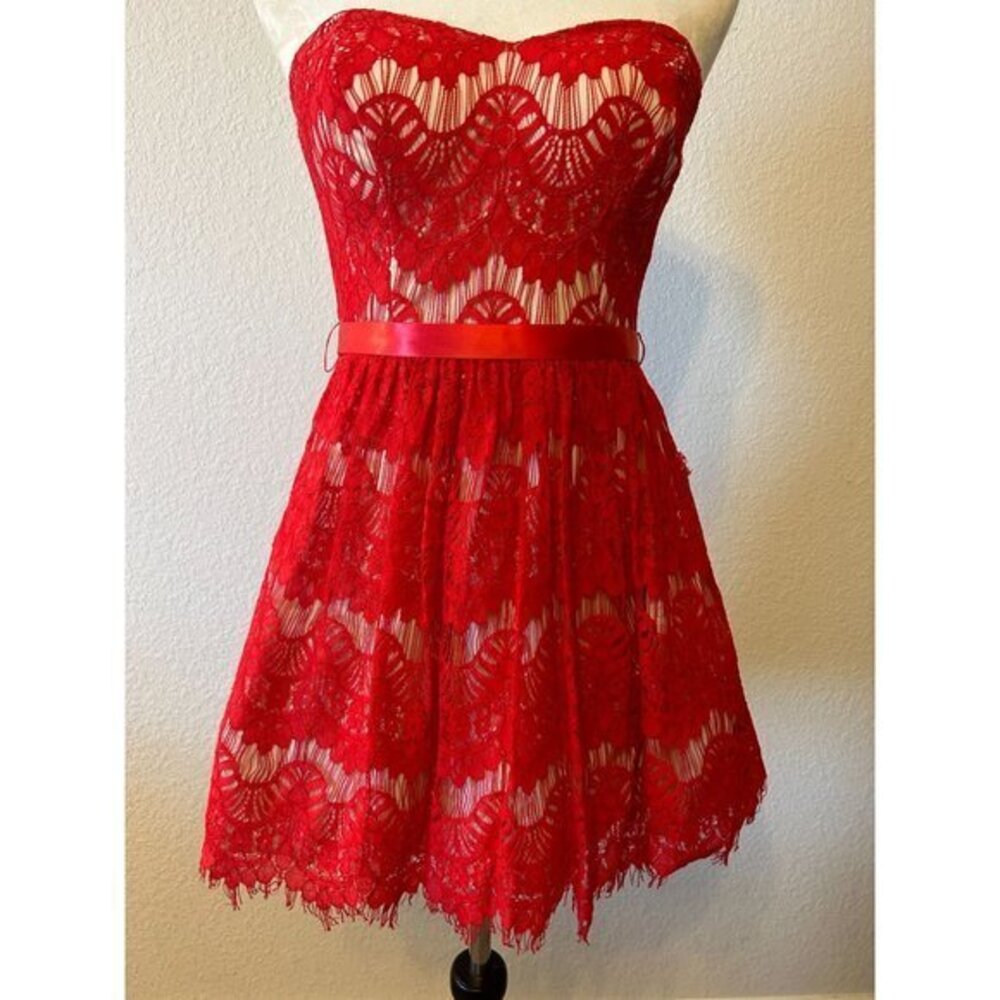 Juniors‎ Red Lace Strapless Mini Dress Lined Tulle  Size 9/10 Homecoming Party